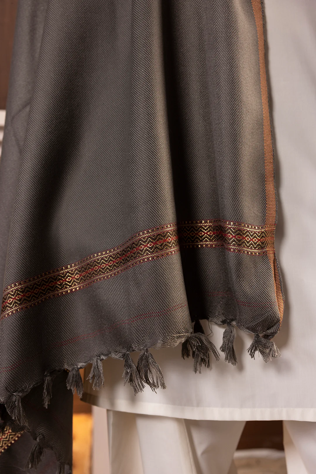 Men Shawl - 5006 - Image 7