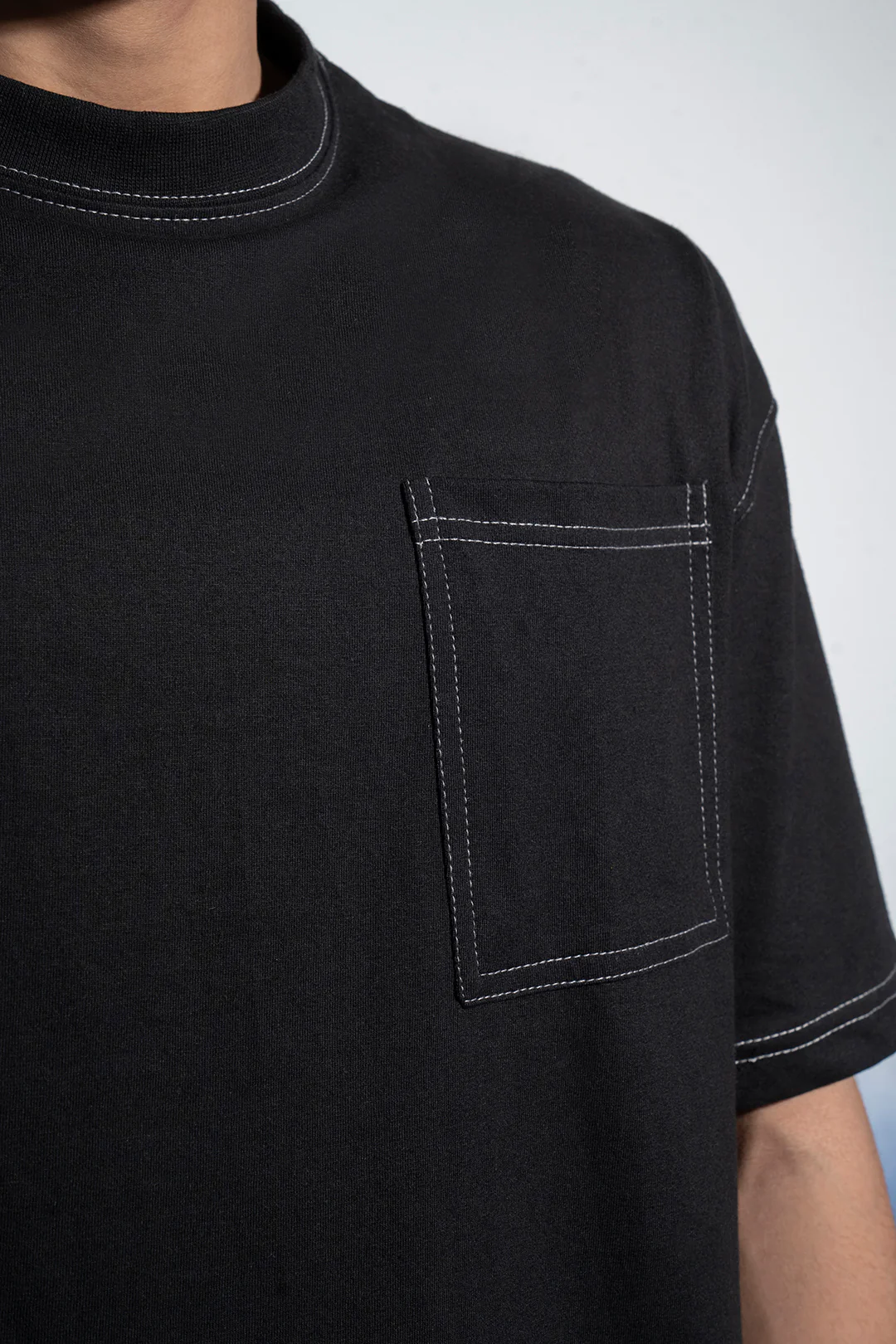Basic Oversized Pocket T-Shirt - D029 - Image 3