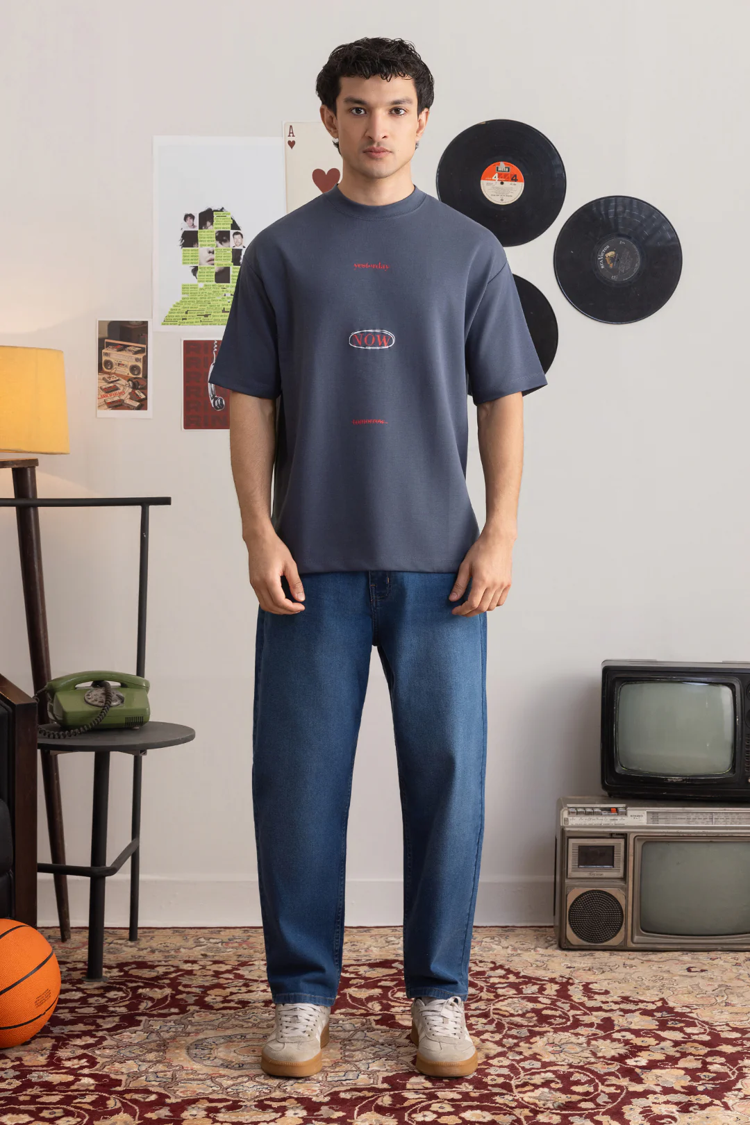 Oversized Graphic T-Shirt - D116 - Image 4