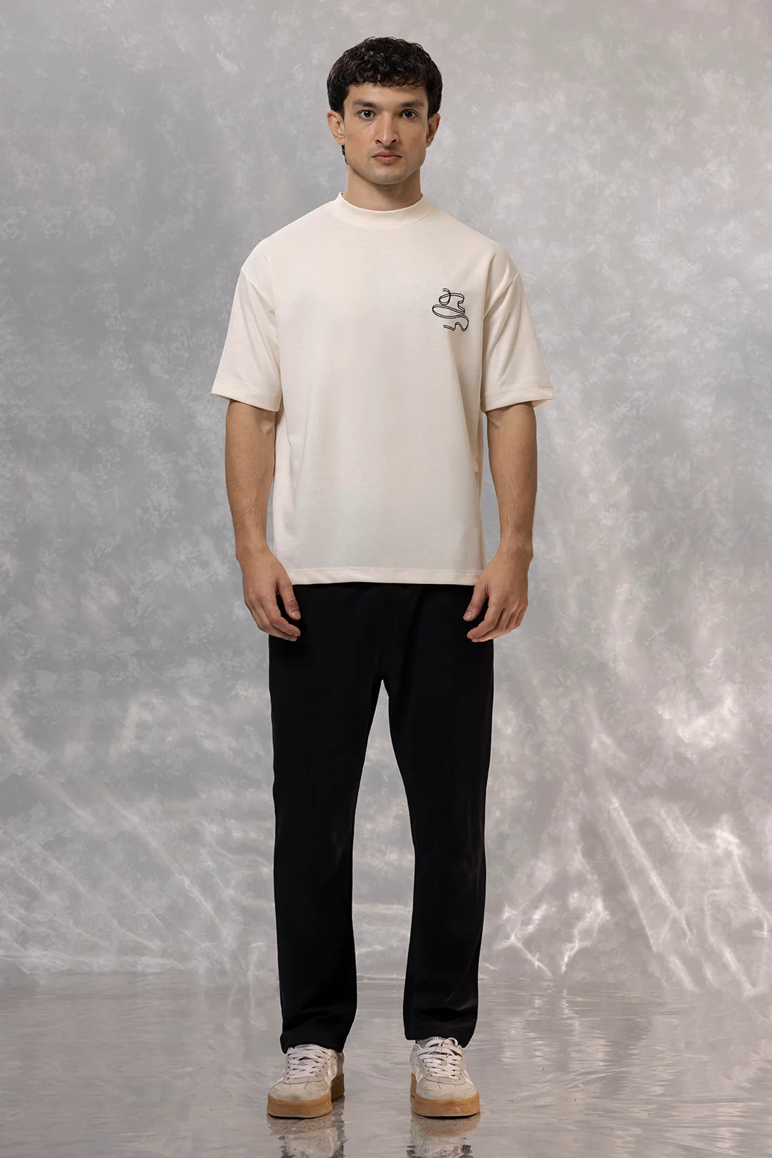 Oversized Graphic T-Shirt - D131 - Image 2