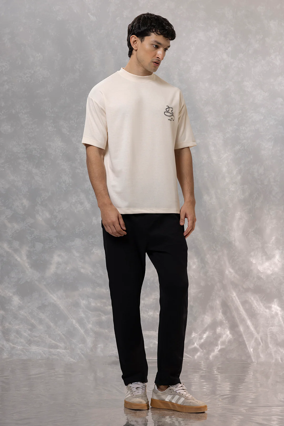 Oversized Graphic T-Shirt - D131 - Image 4