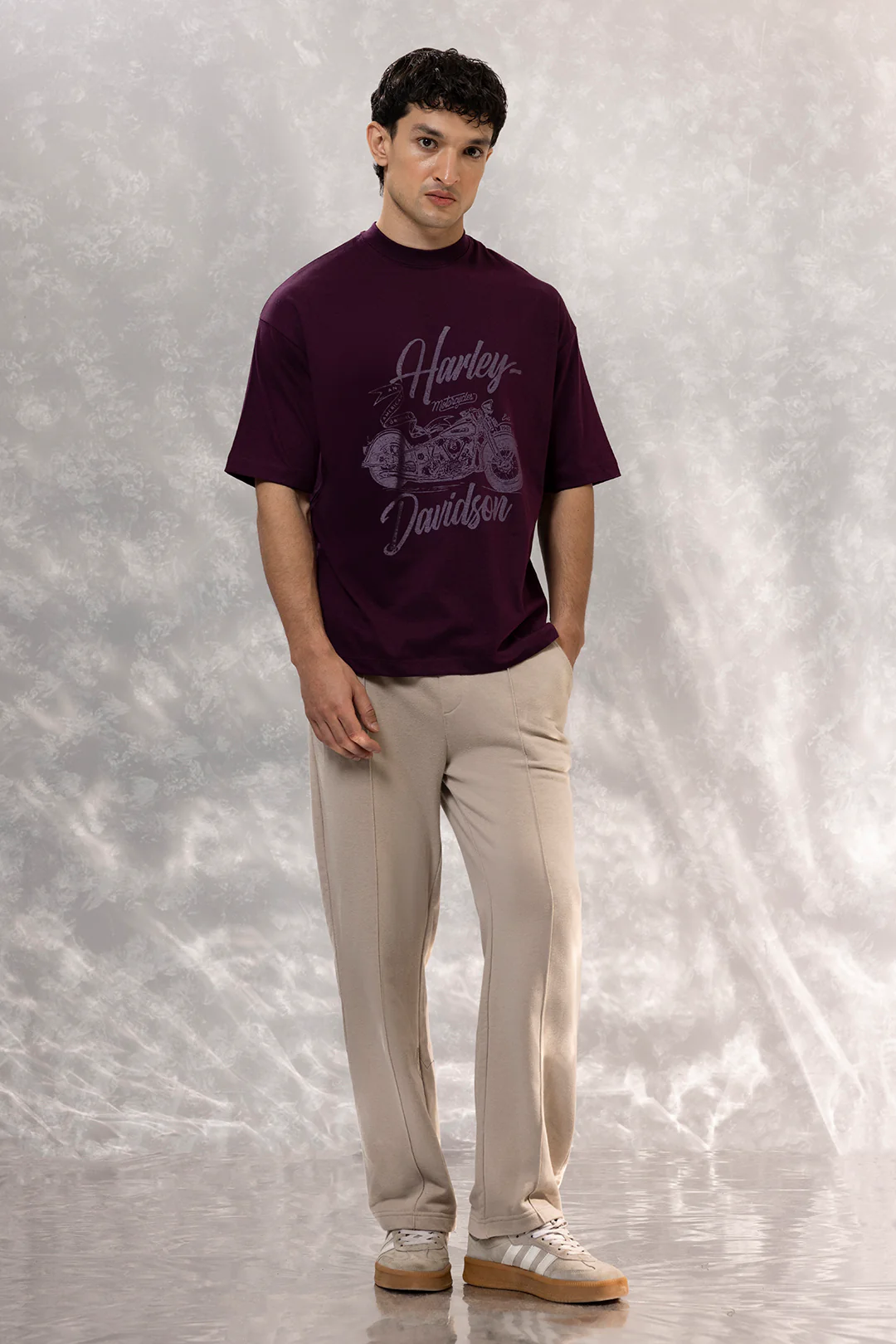 Oversized Graphic T-Shirt - D151 - Image 4