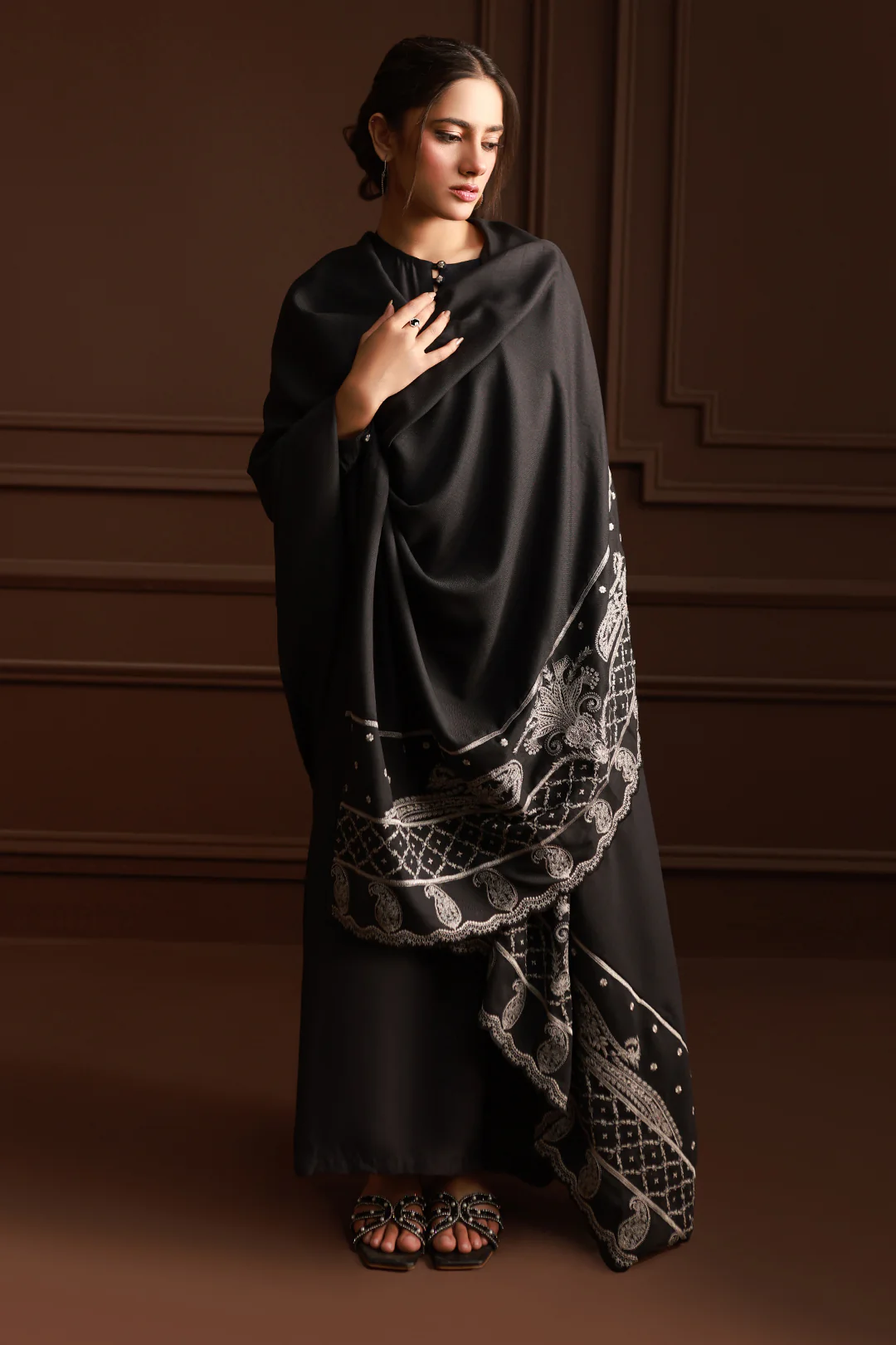 Embroidered Shawl - 1009