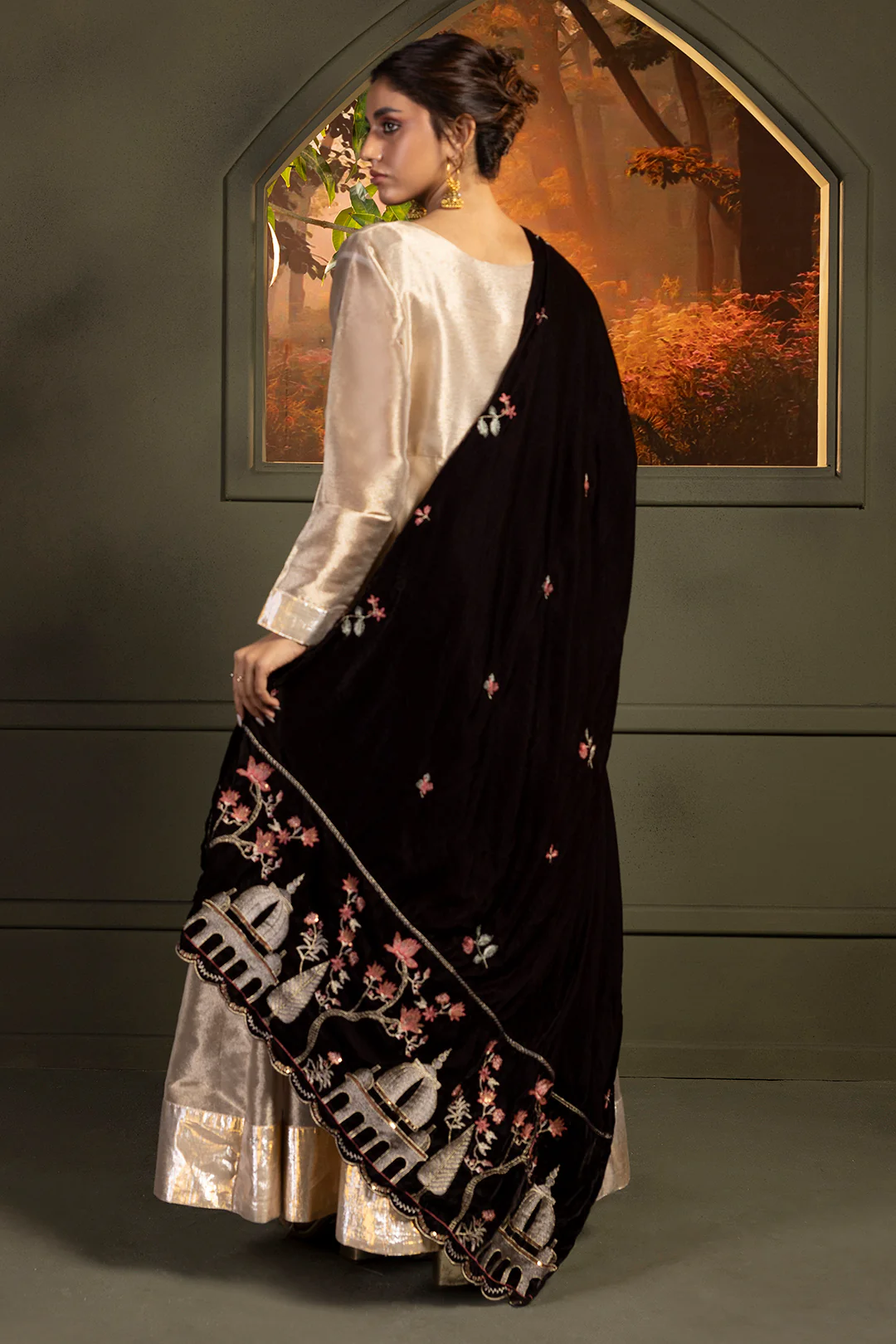 Zari Embroidered Shawl - 0029 - Image 5