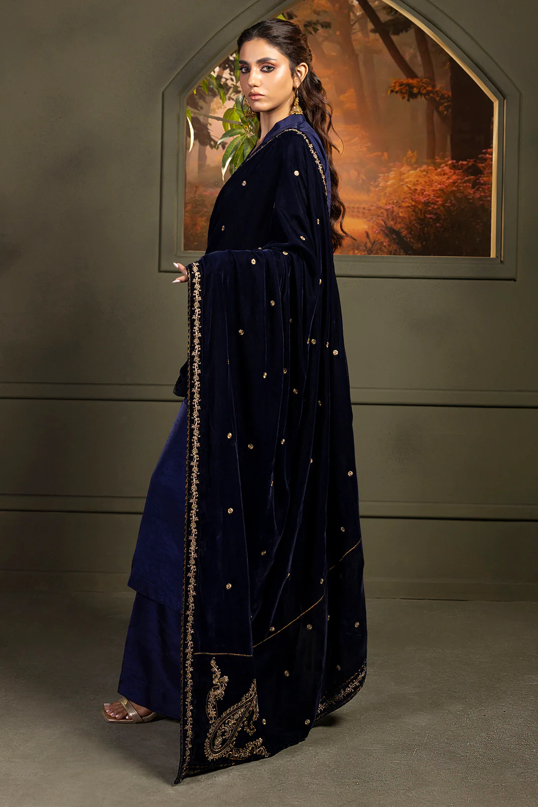 Zari Embroidered Shawl - 0030 - Image 10