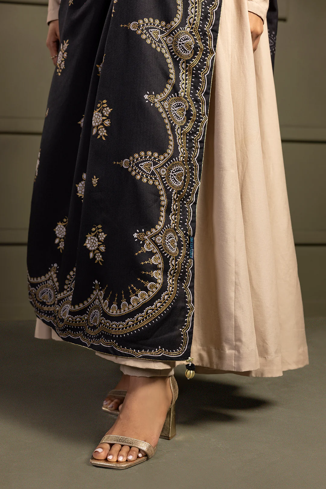 Shawl - 0024 - Image 5