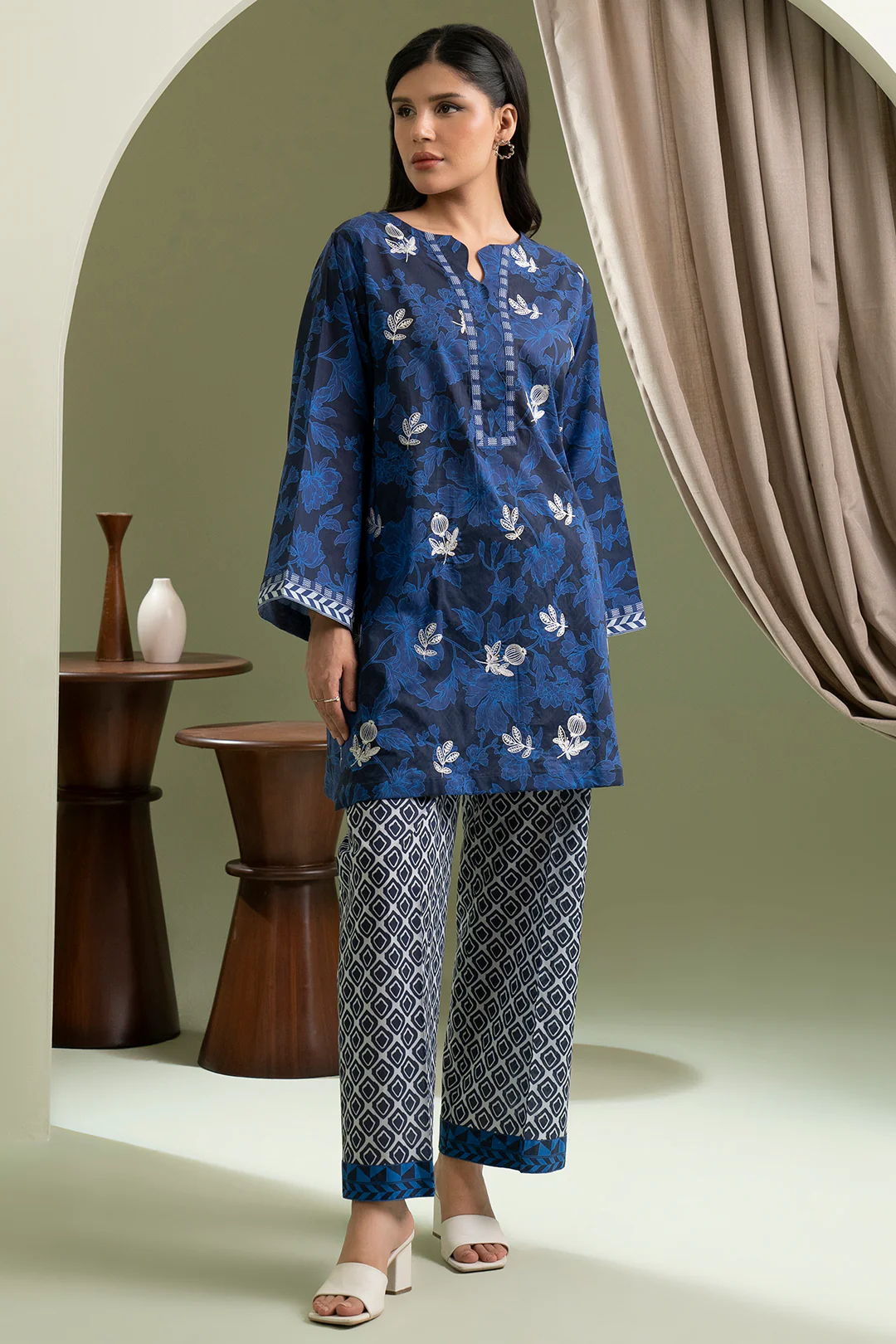 Embroidered Shirt Shalwar - 0550 - Image 2