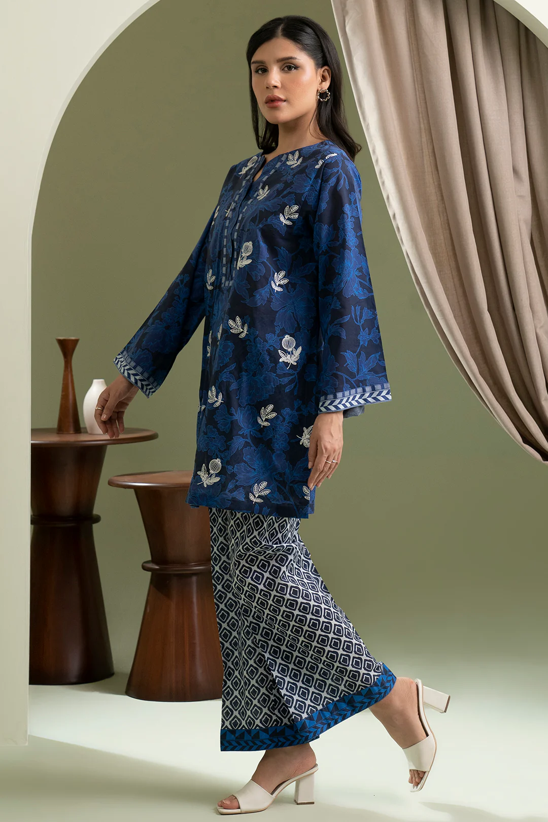 Embroidered Shirt Shalwar - 0550 - Image 5
