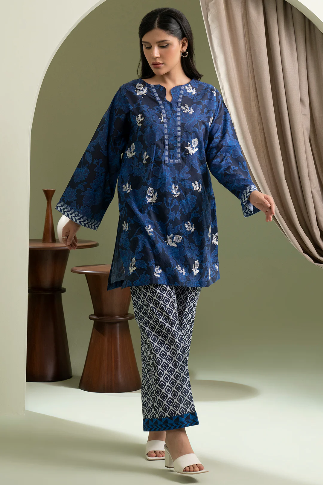 Embroidered Shirt Shalwar - 0550 - Image 8