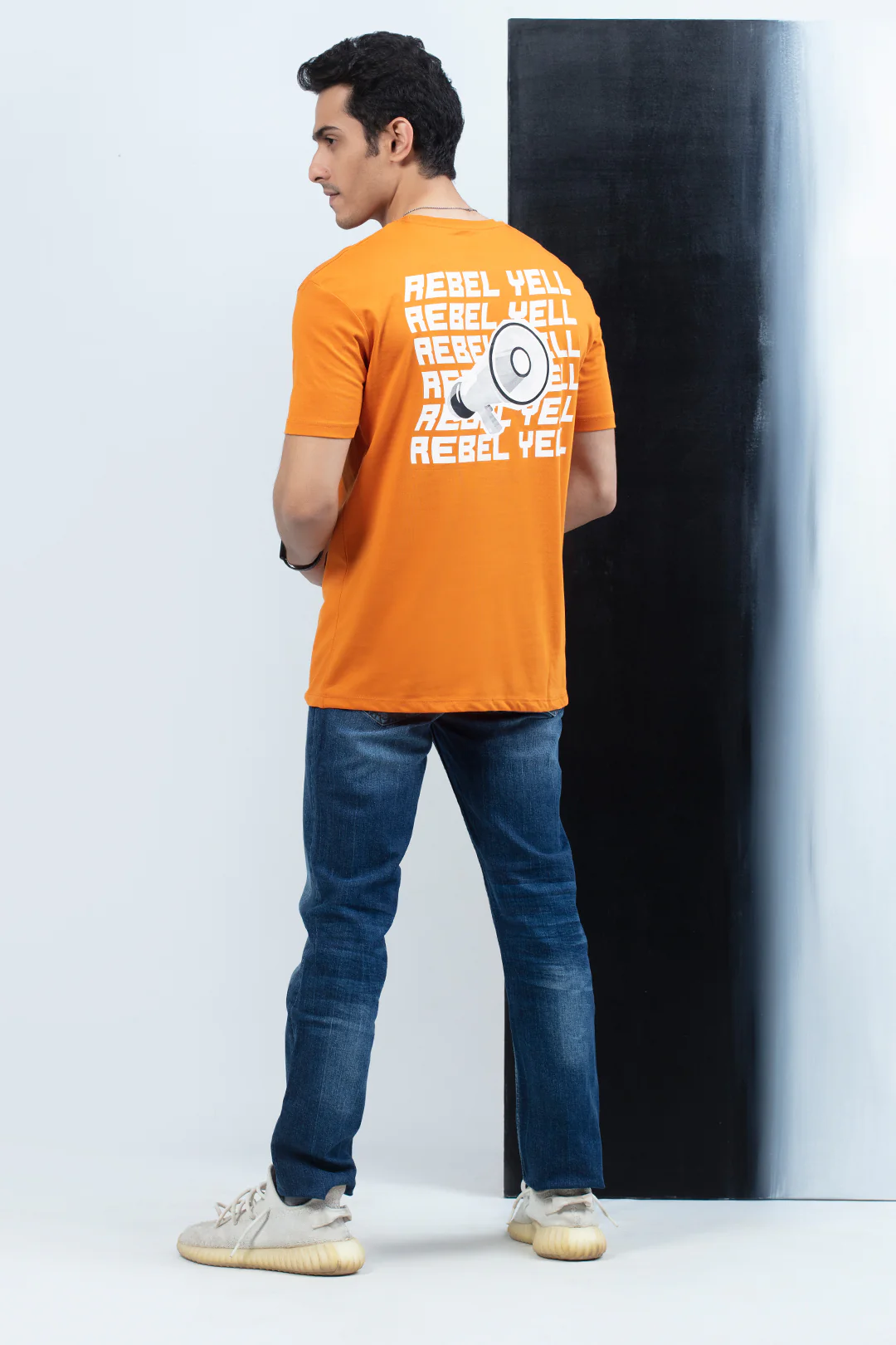 Graphic T-shirt - 1034 - Image 4