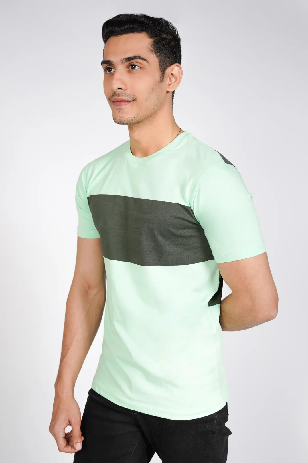 Graphic T-shirt - 1061 - Image 2