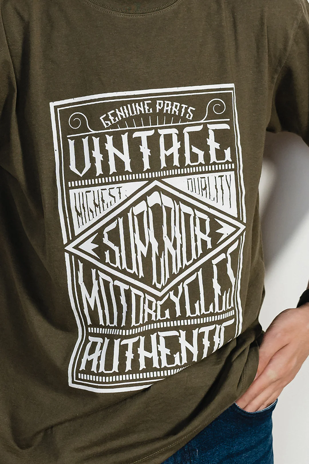 Graphic T-shirt - 3072 - Image 3