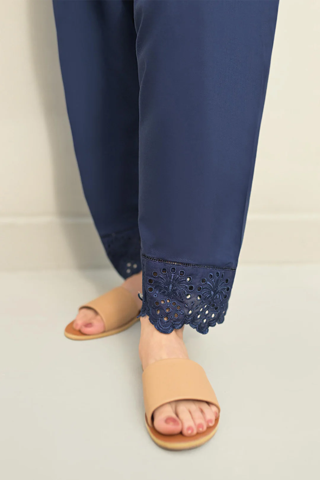 Straight Trouser - 0025 - Image 4