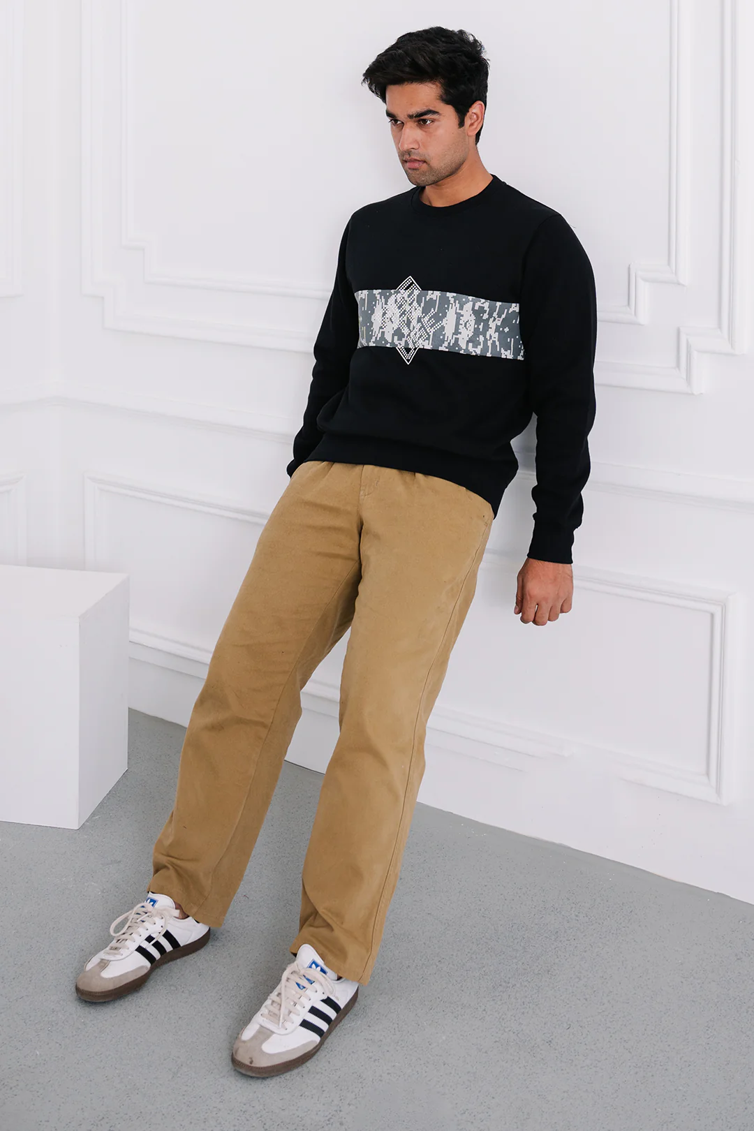 Graphic Sweat Shirt - 5001 - Image 4