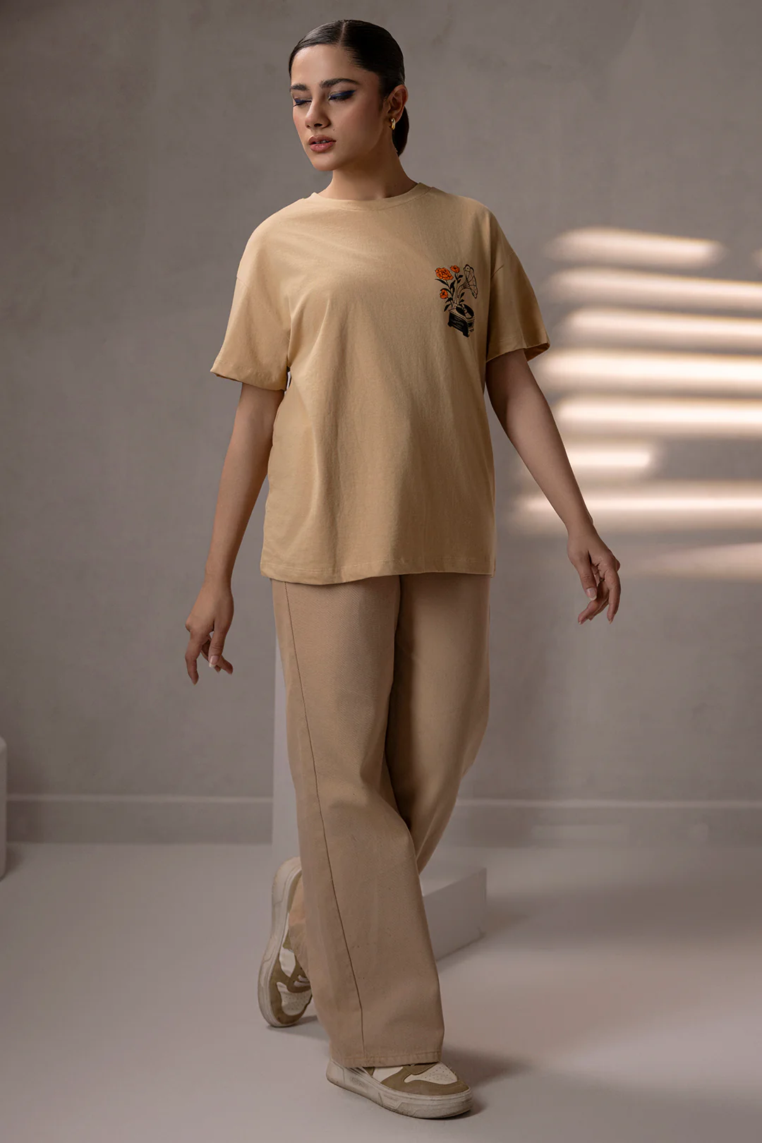 Graphic T-Shirt - 5049 - Image 5